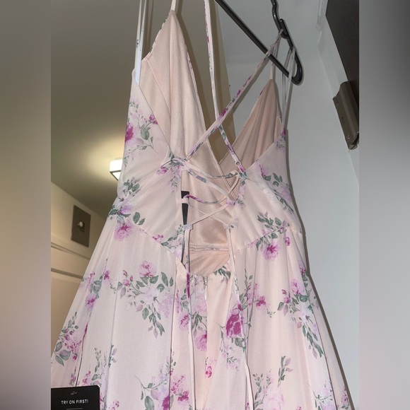 BNWT lulus floral floor length ruffled dress - Picture 6 of 8